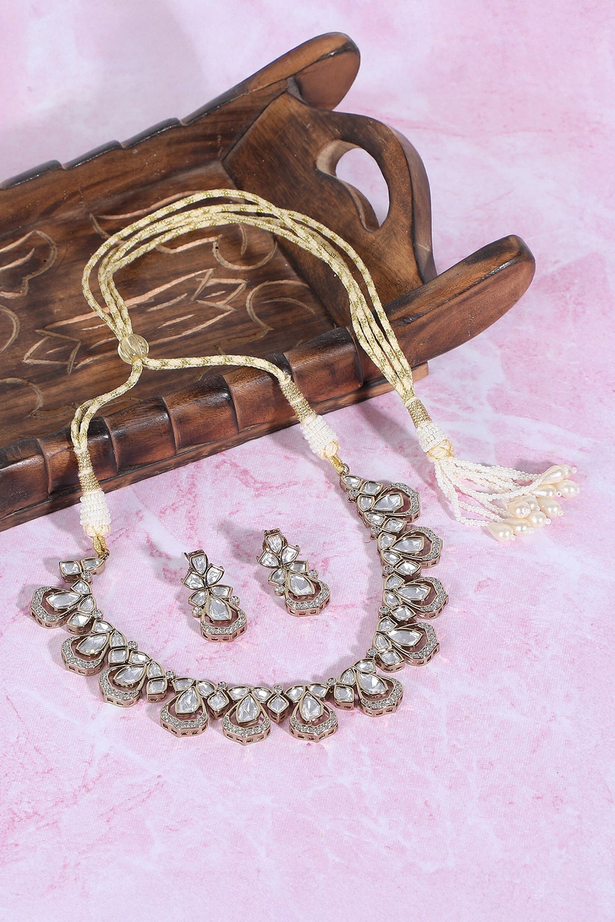 Kundan Embellished Necklace & Earring Set 