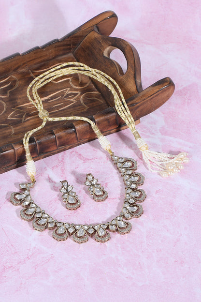 Kundan Embellished Necklace & Earring Set 