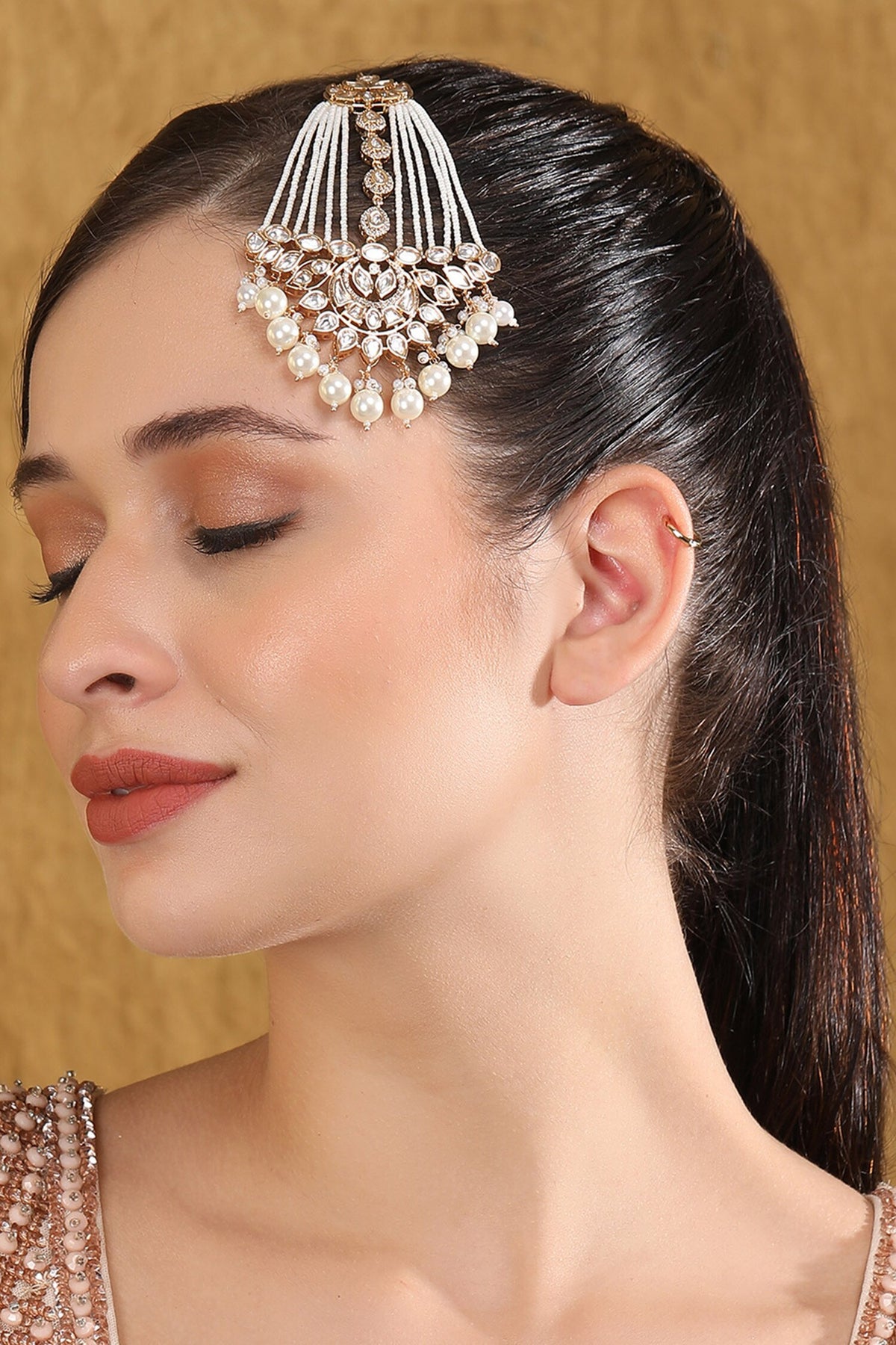 Kundan Pearl Embellished Passa 