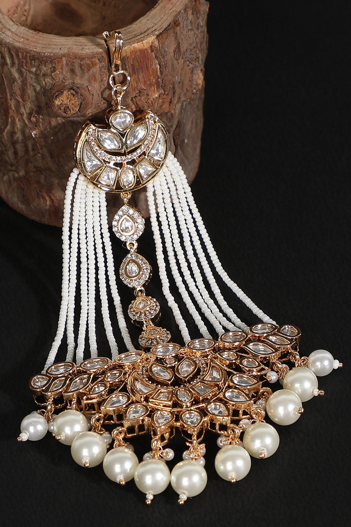 Kundan Pearl Embellished Passa 