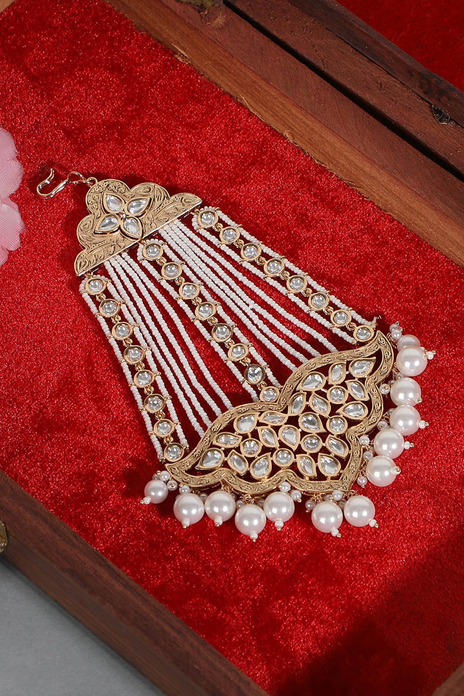 Kundan & Pearl Embellished Passa 