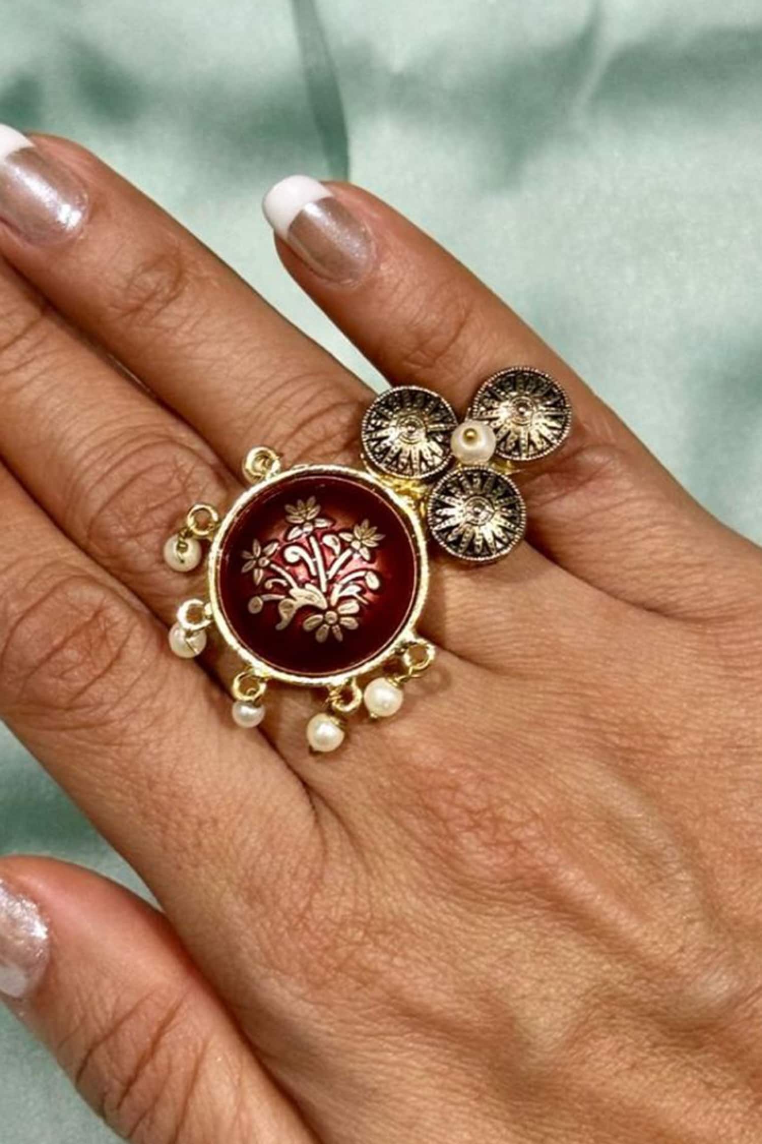 Antique Round Halsi Stone Ring 