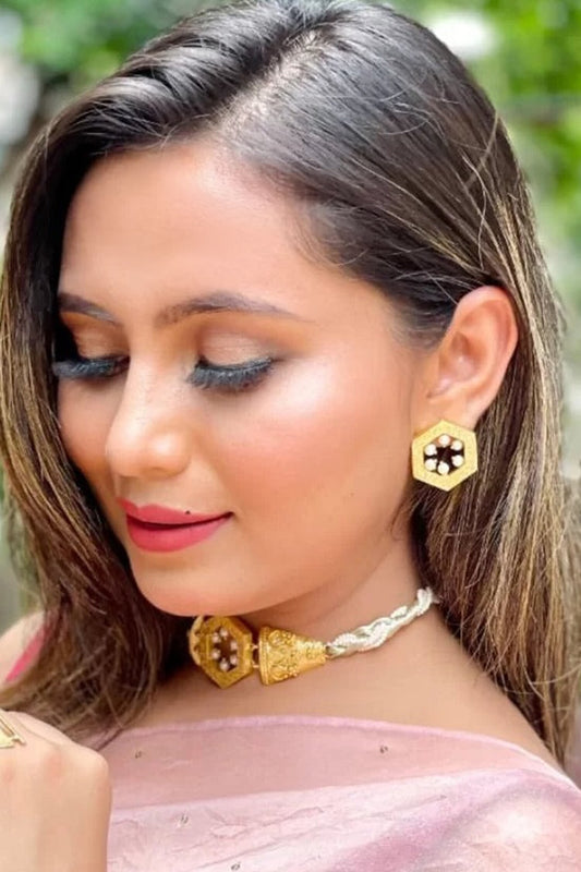 Hexagon Shaped Choker Necklace 