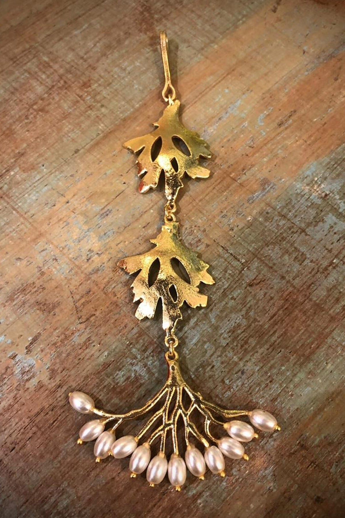 Pearl Embellished Maangtikka 