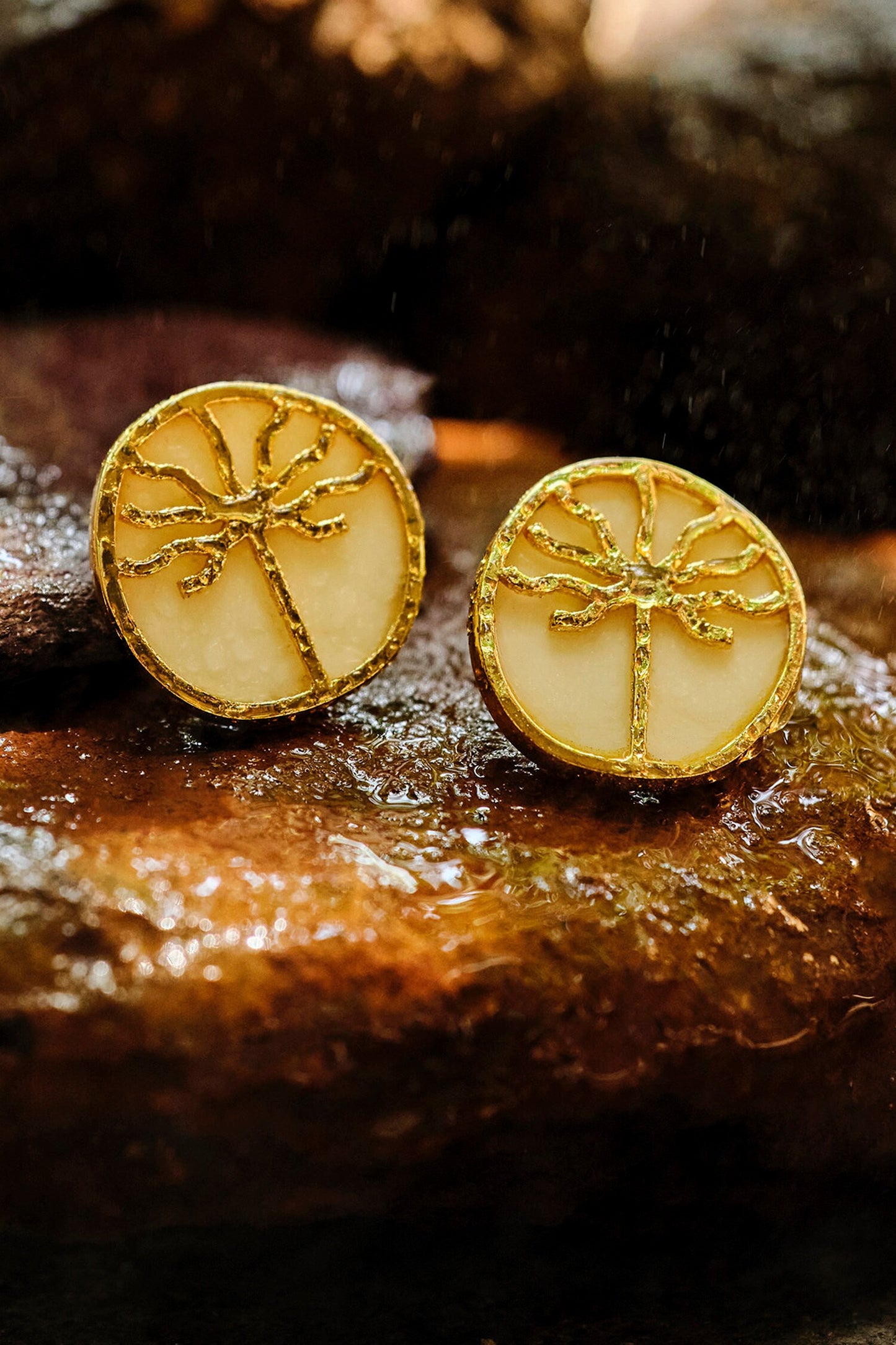 Root Core Cutwork Studs 