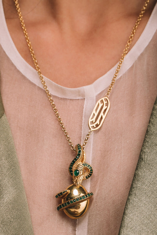 Gold Green Serpentine Pendant Necklace 