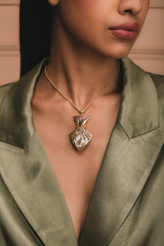 Mother Of Pearl Jaal Pendant Necklace 