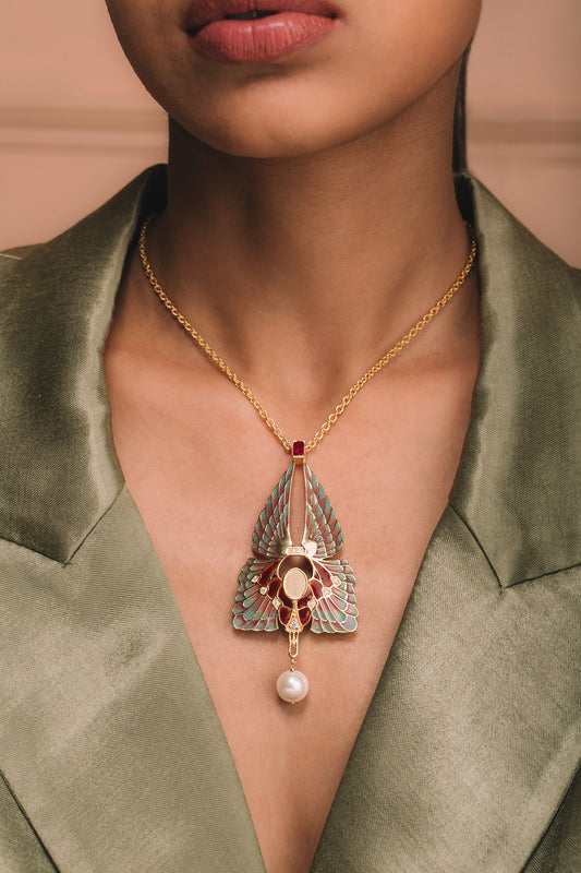 Wolfer Muse Pendant Necklace 