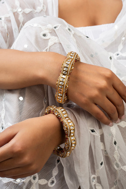 Stone Studded Scallop Bangle 
