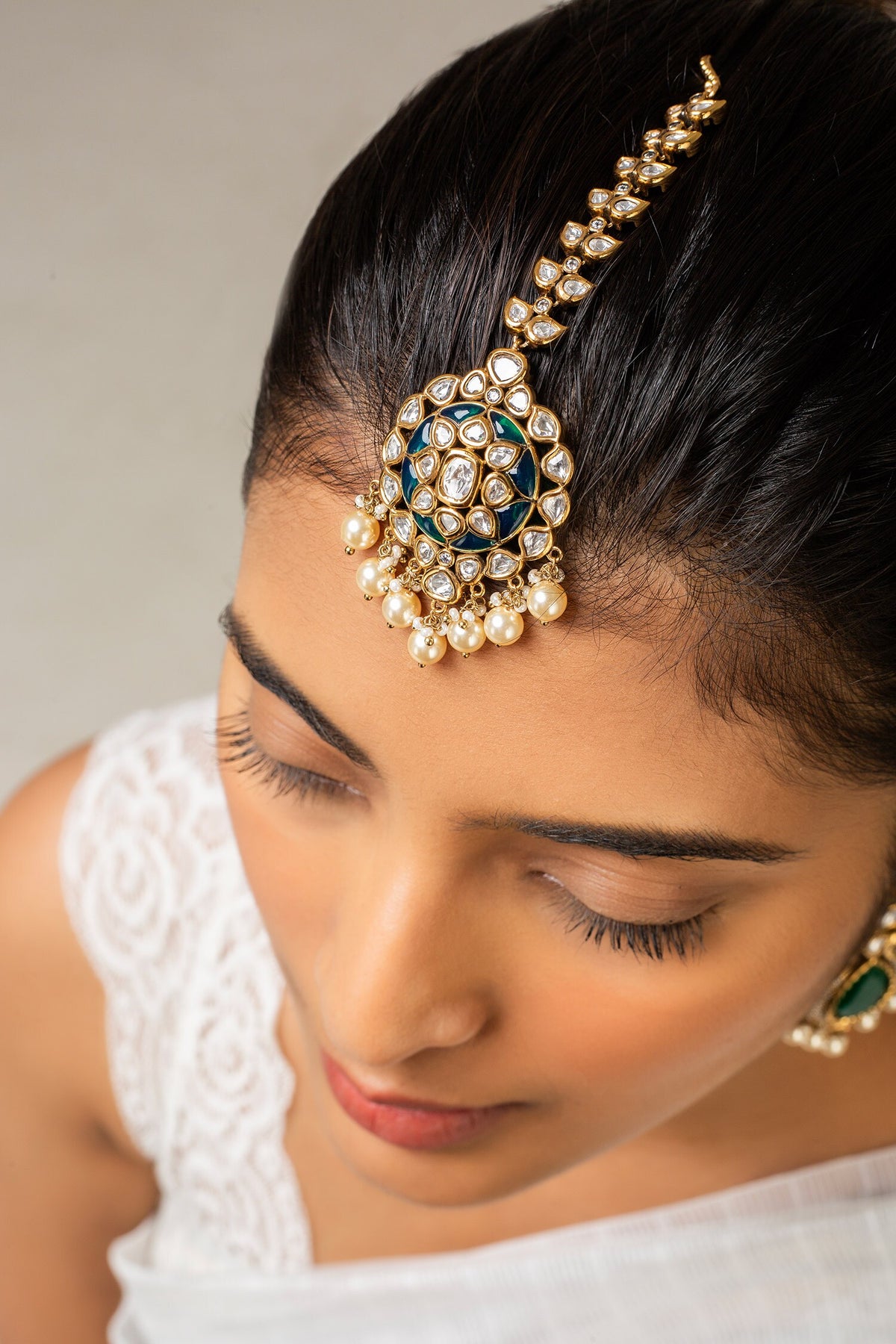 Antique Gold Plated Geometric Maangtikka 