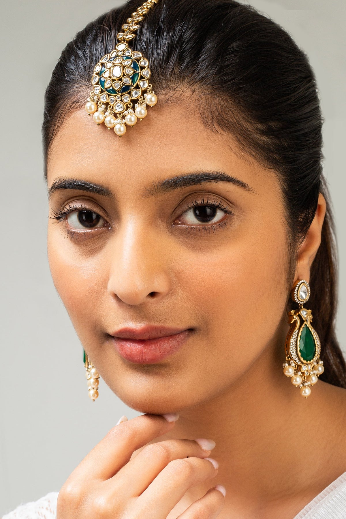 Antique Gold Plated Geometric Maangtikka 