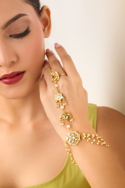 Natural Stone Pearl Haathphool 