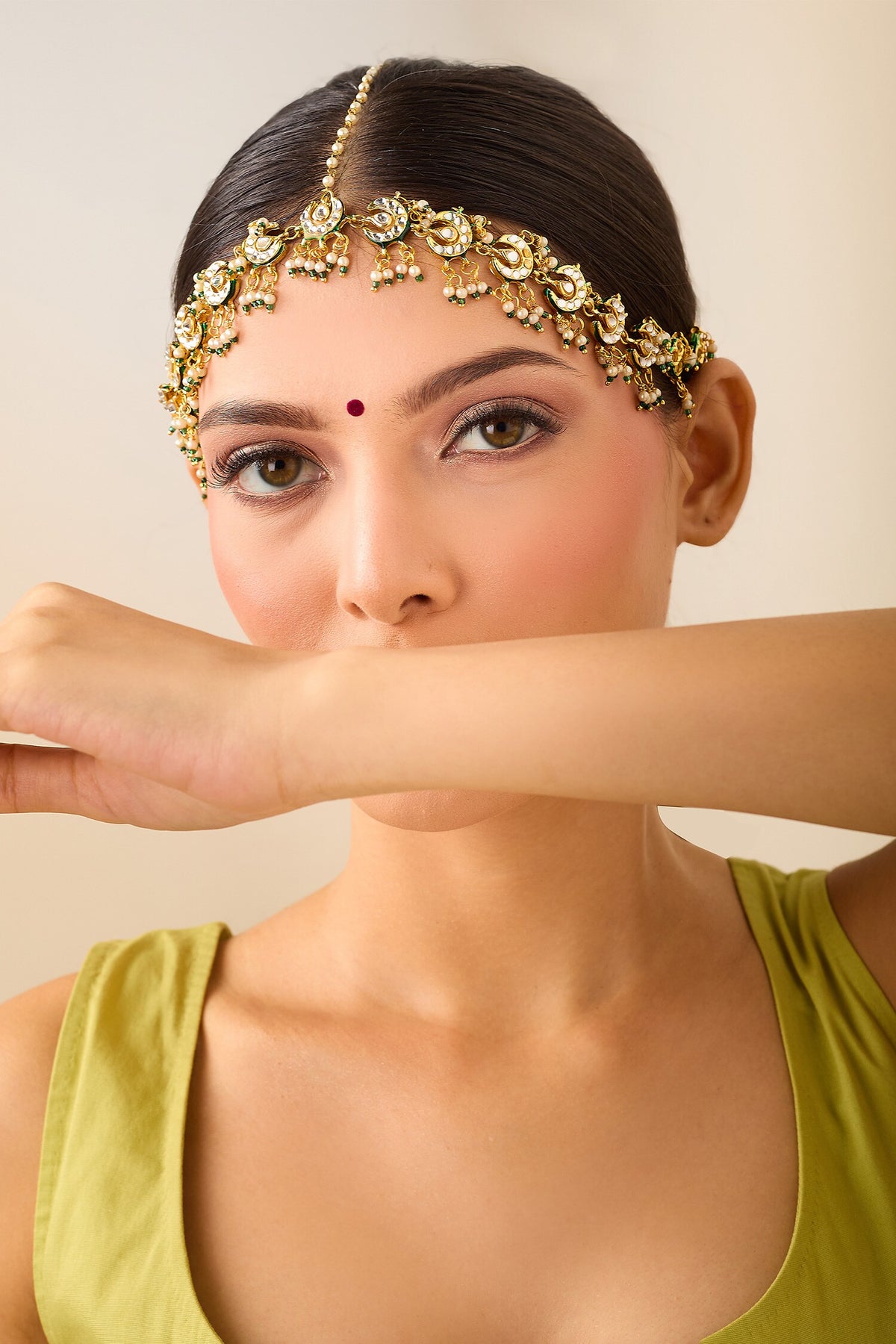 Natural Stone & Pearl Maathapatti 