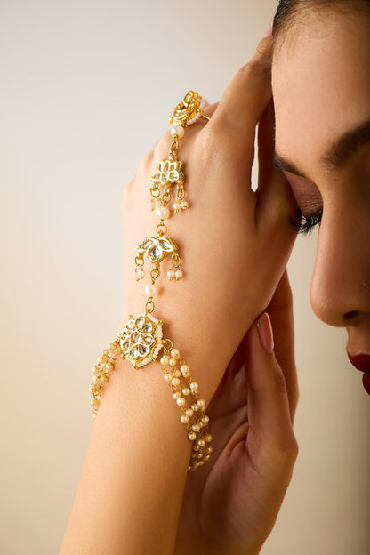 Natural Stone Pearl Haathphool 