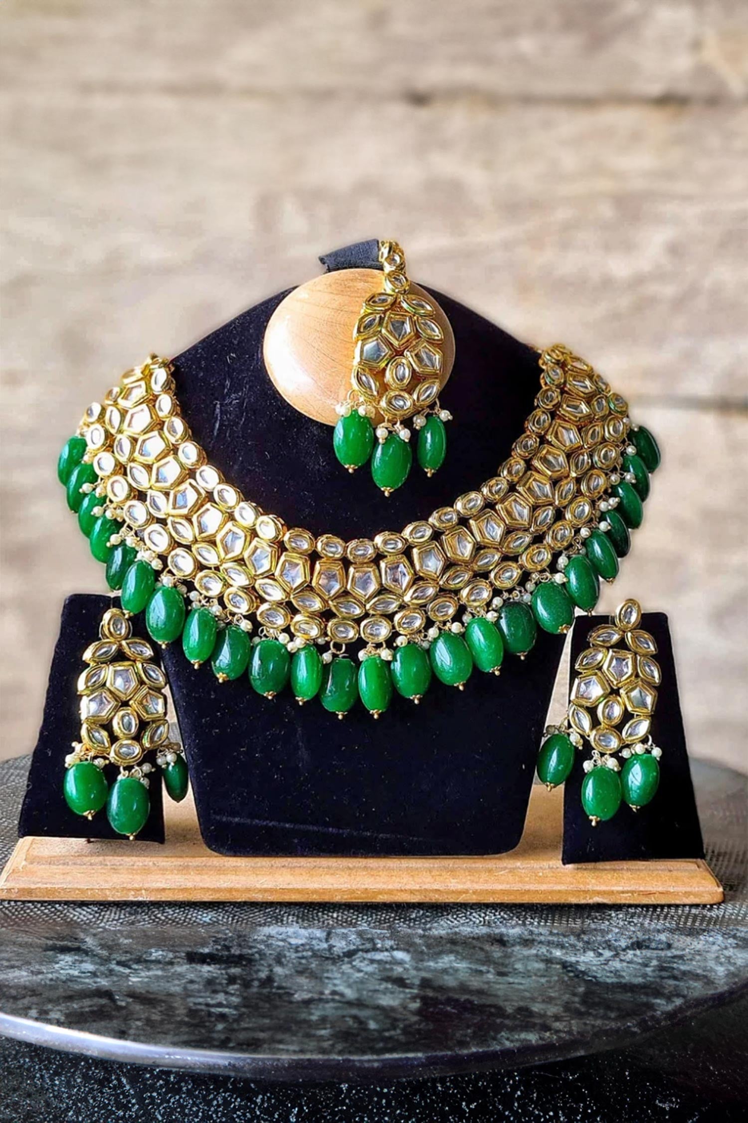 Kundan Embellished Necklace Set 