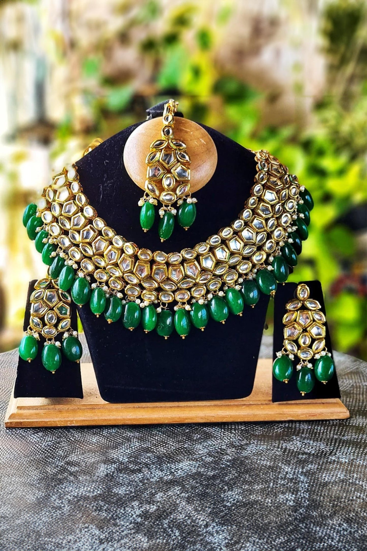 Kundan Embellished Necklace Set 