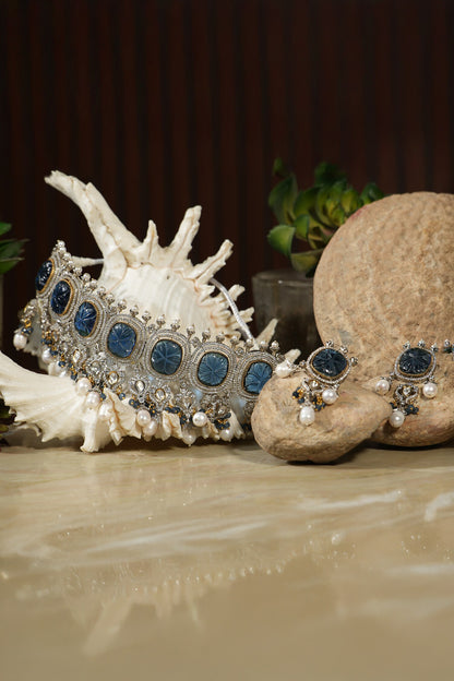 Carved Saphire Stone Embellished Choker Set 