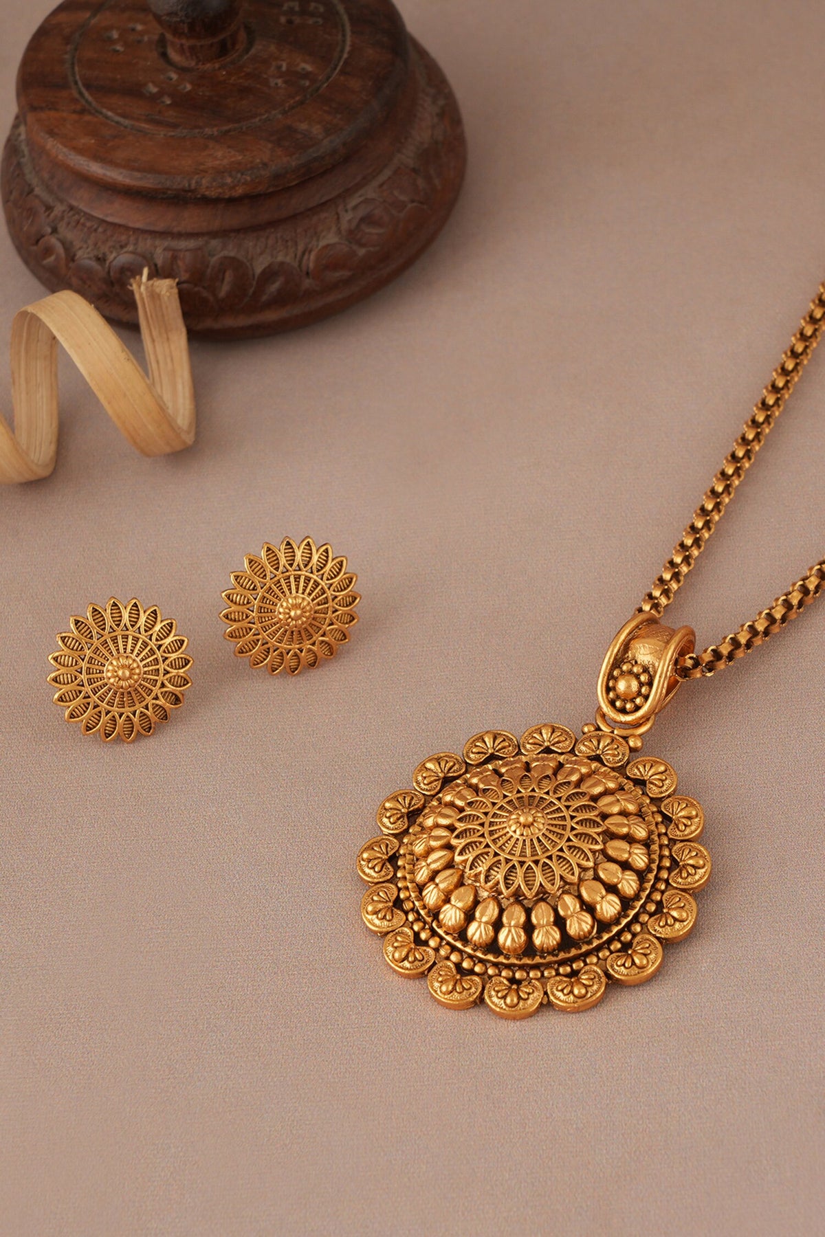 Antique Floral Pendant Set 