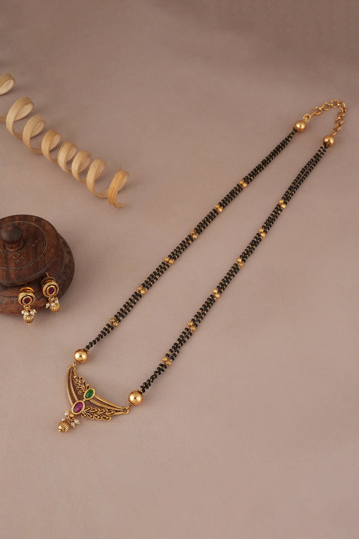Antique Gold Mangalsutra Set 