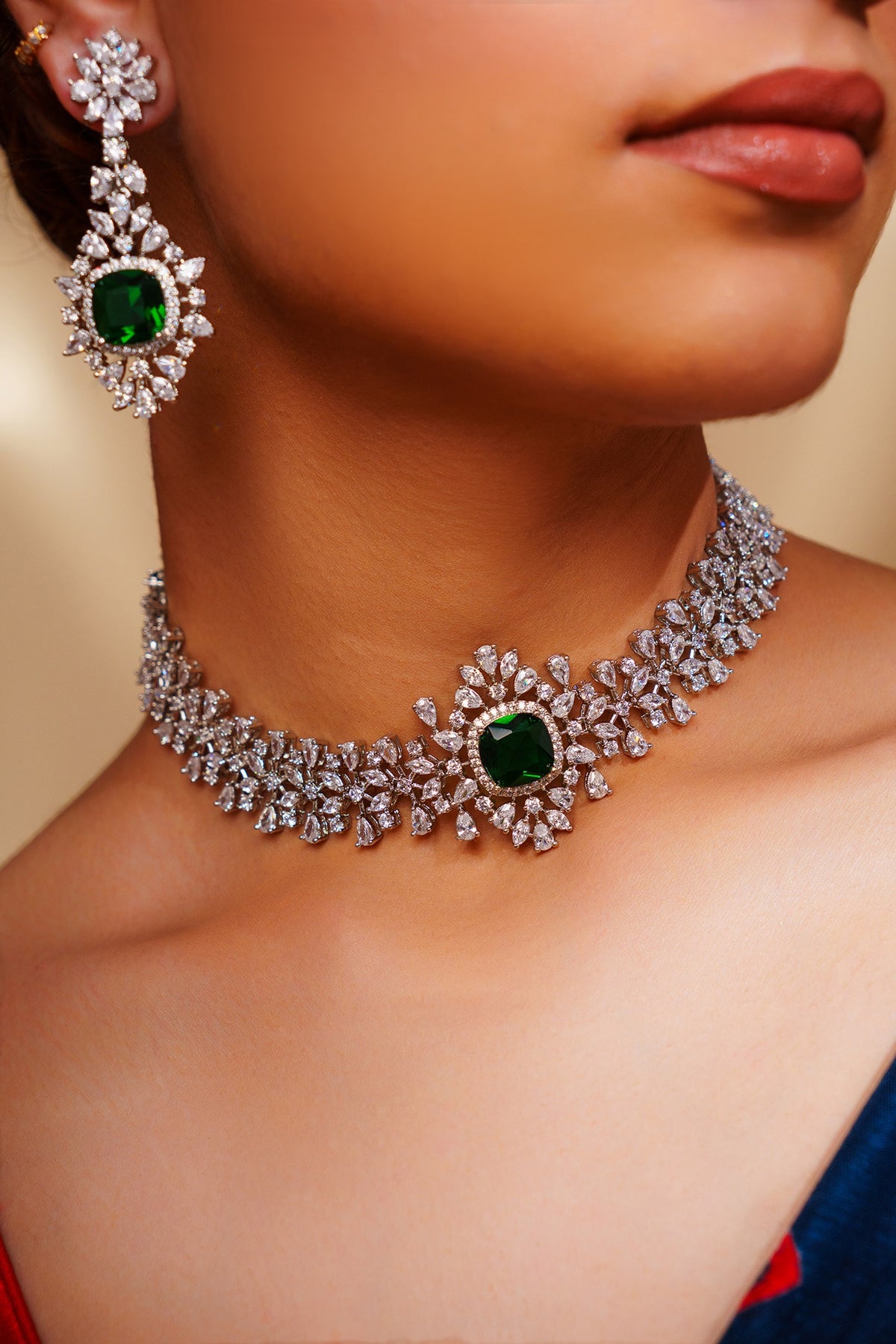 Diamond Choker Set With Emerald Stone 