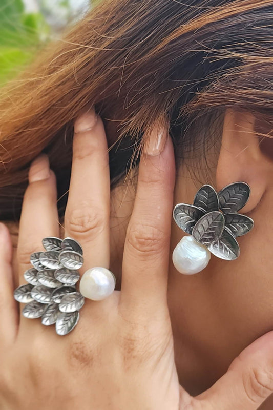 Baroque Silver Ring with Pearl 
