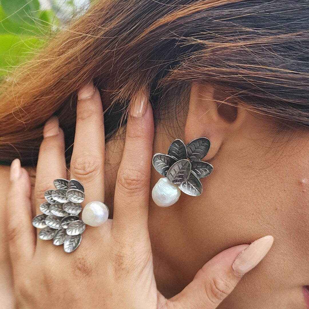 Baroque Silver Ring with Pearl 