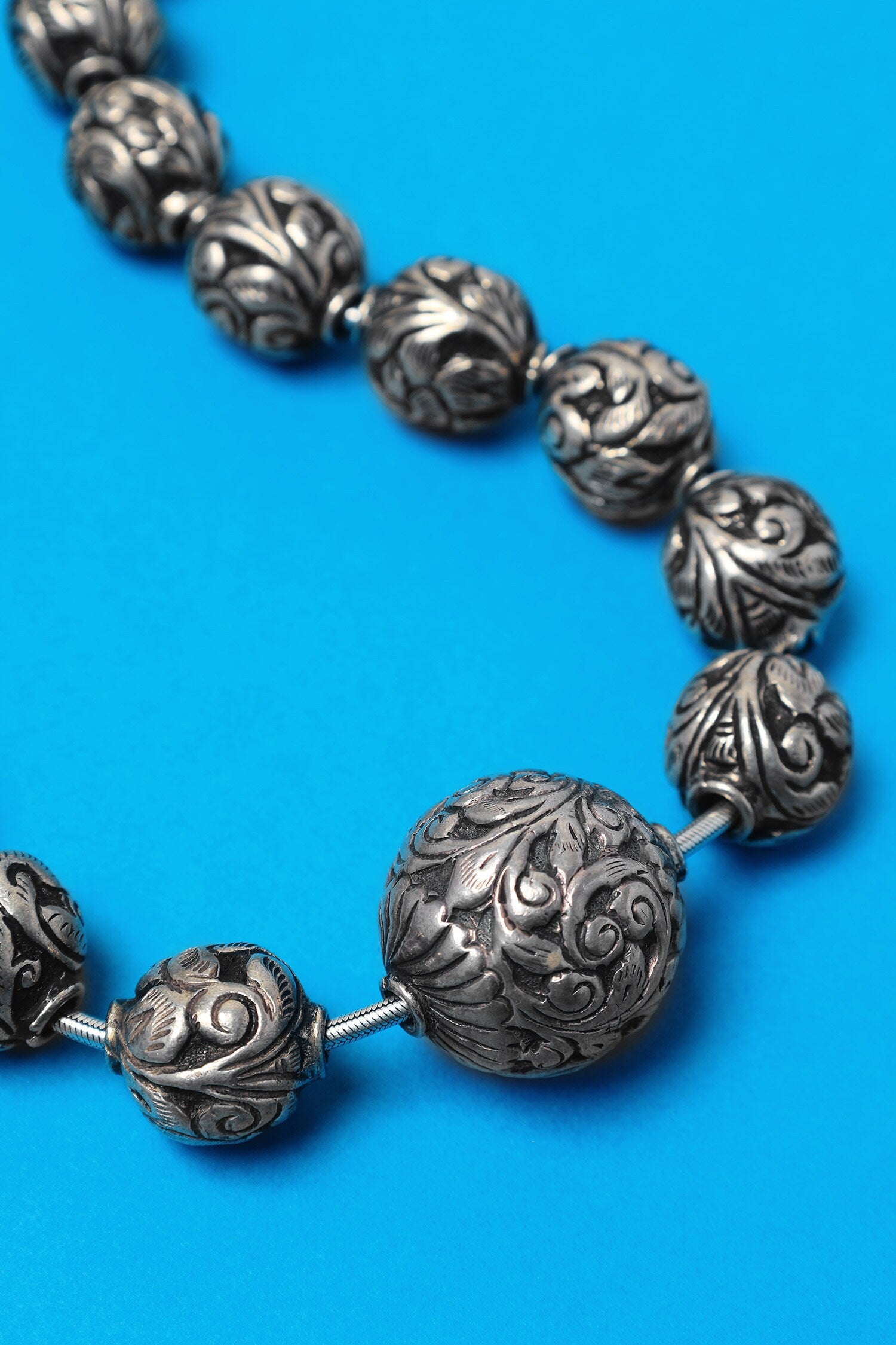 Silver Chitai Bead Long Necklace 