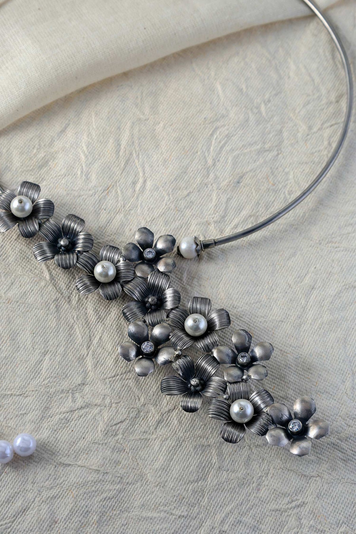 Floral Pearl Choker Necklace 