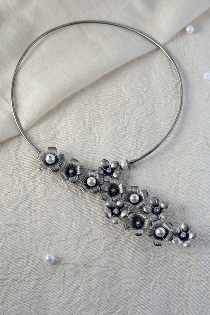Floral Pearl Choker Necklace 