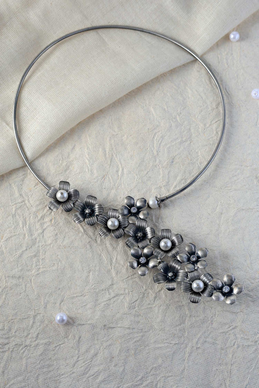 Floral Pearl Choker Necklace 