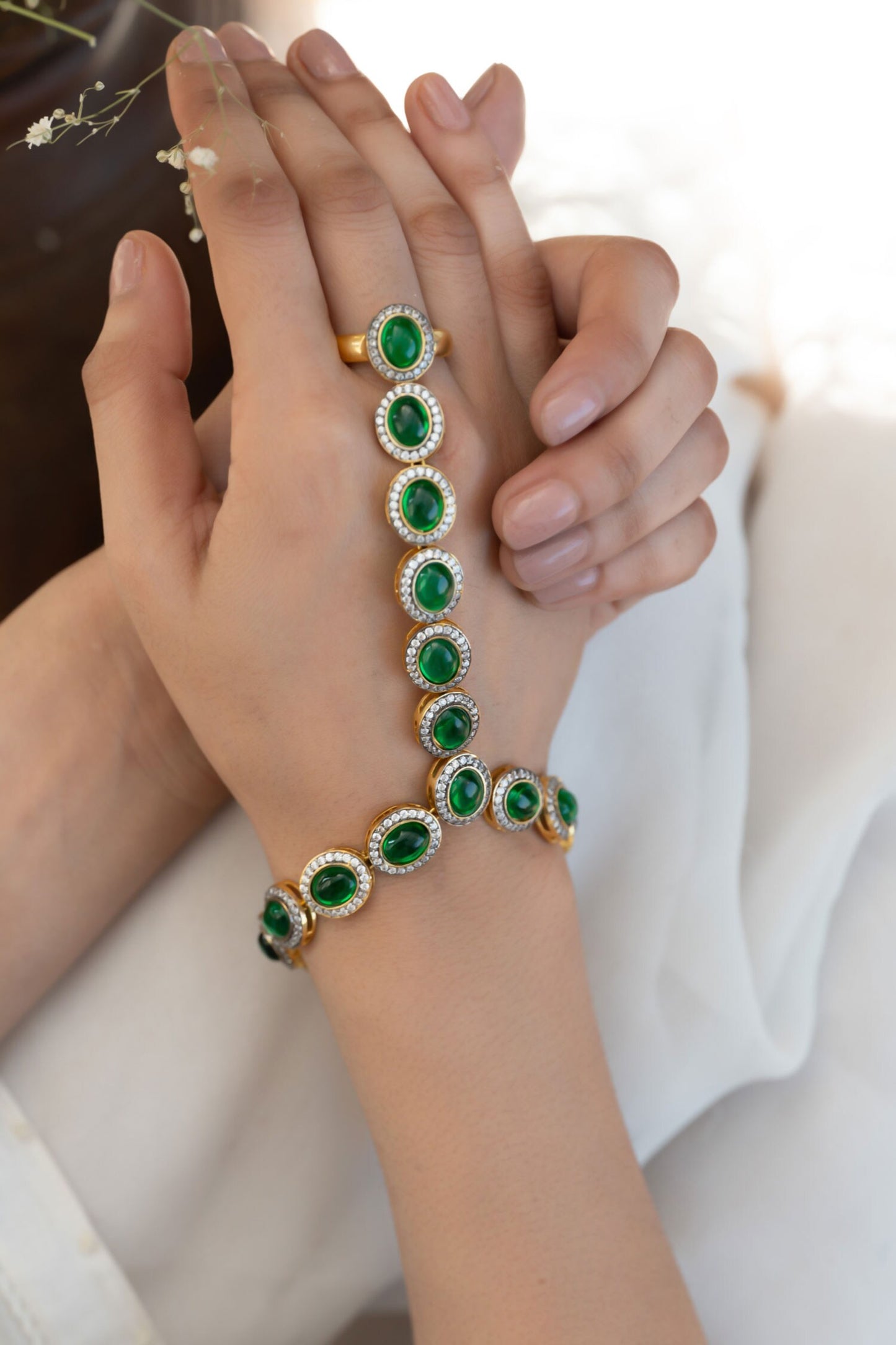 Green Stone Hathphool 