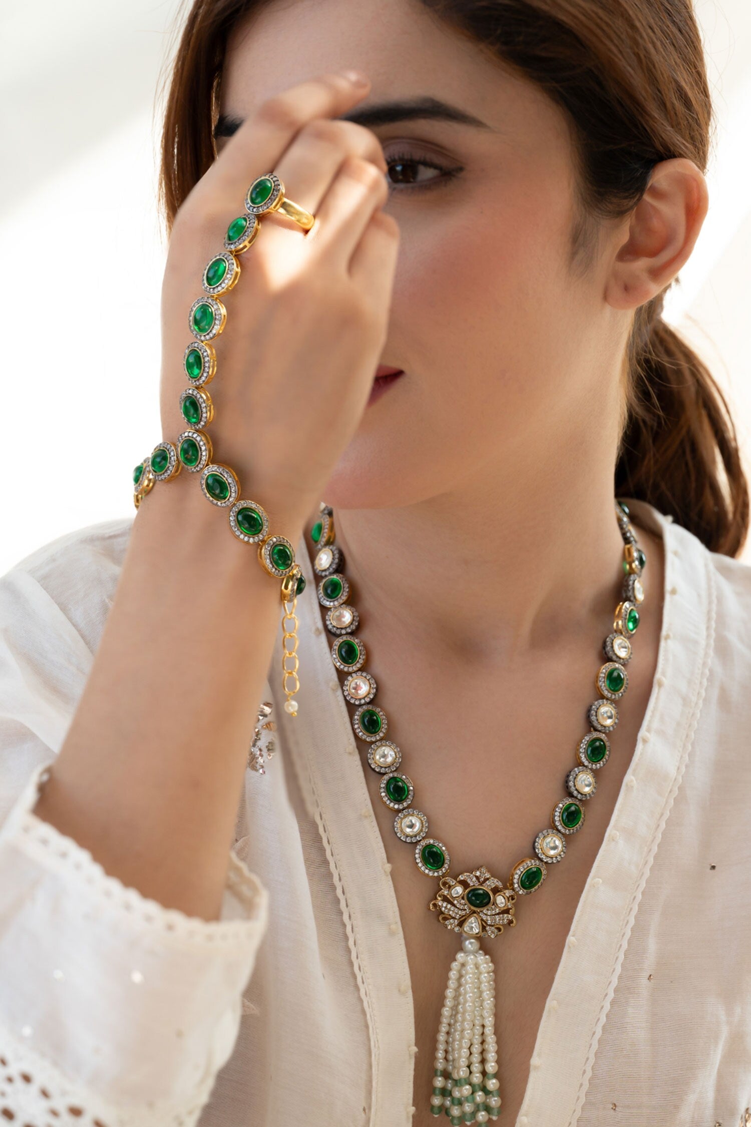 Green Stone Hathphool 