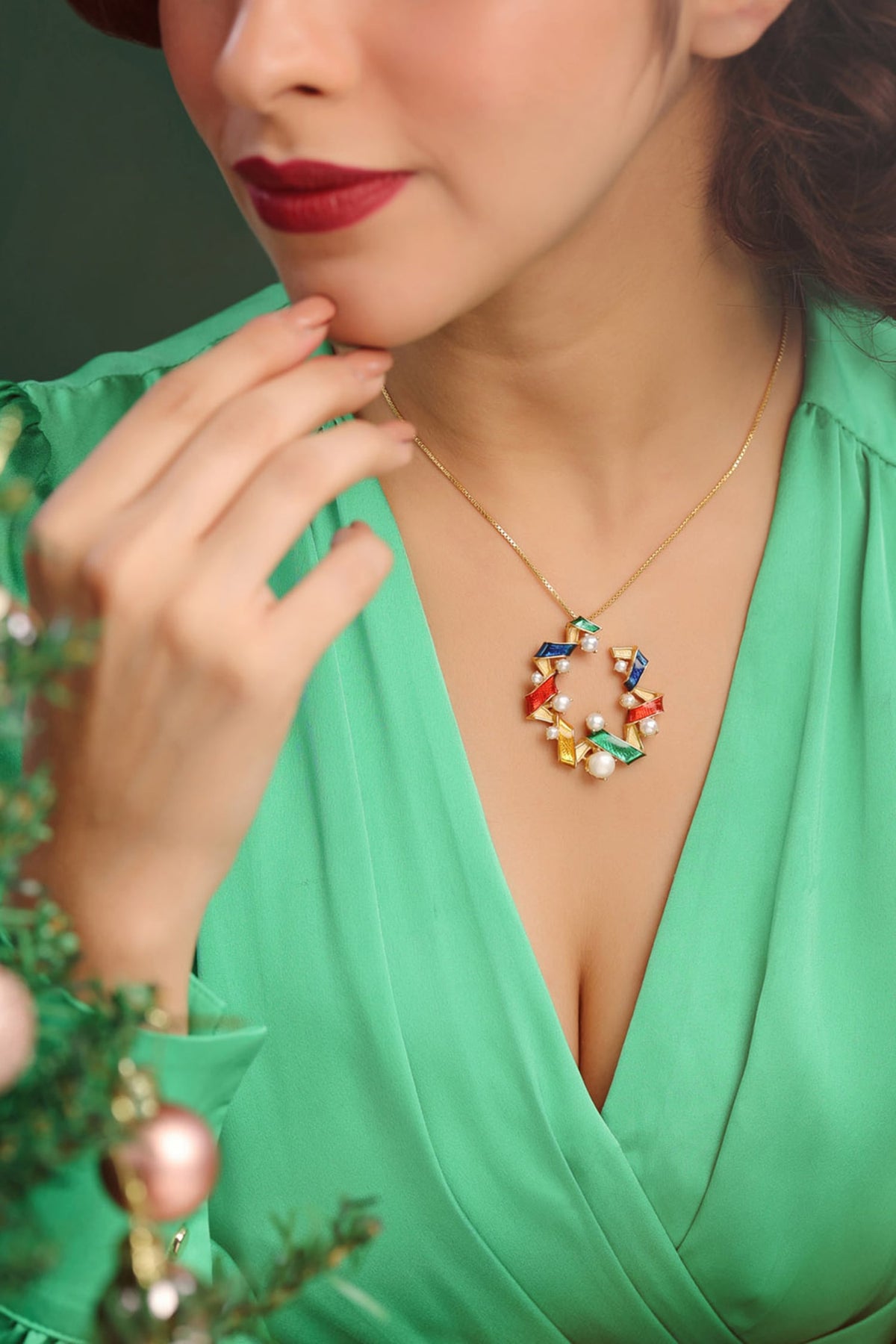 Contemporary Moissanite Pendant Necklace 