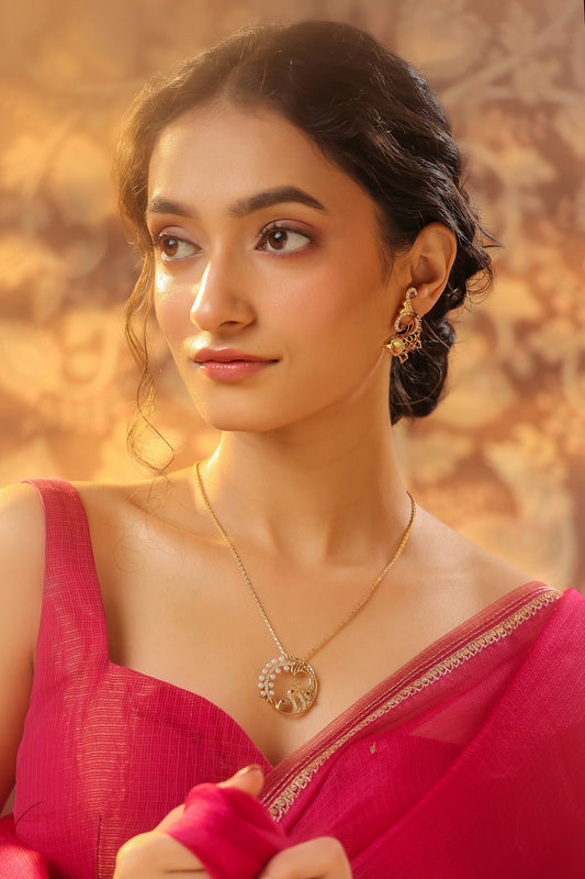 Contemporary Gold Pendant Necklace 