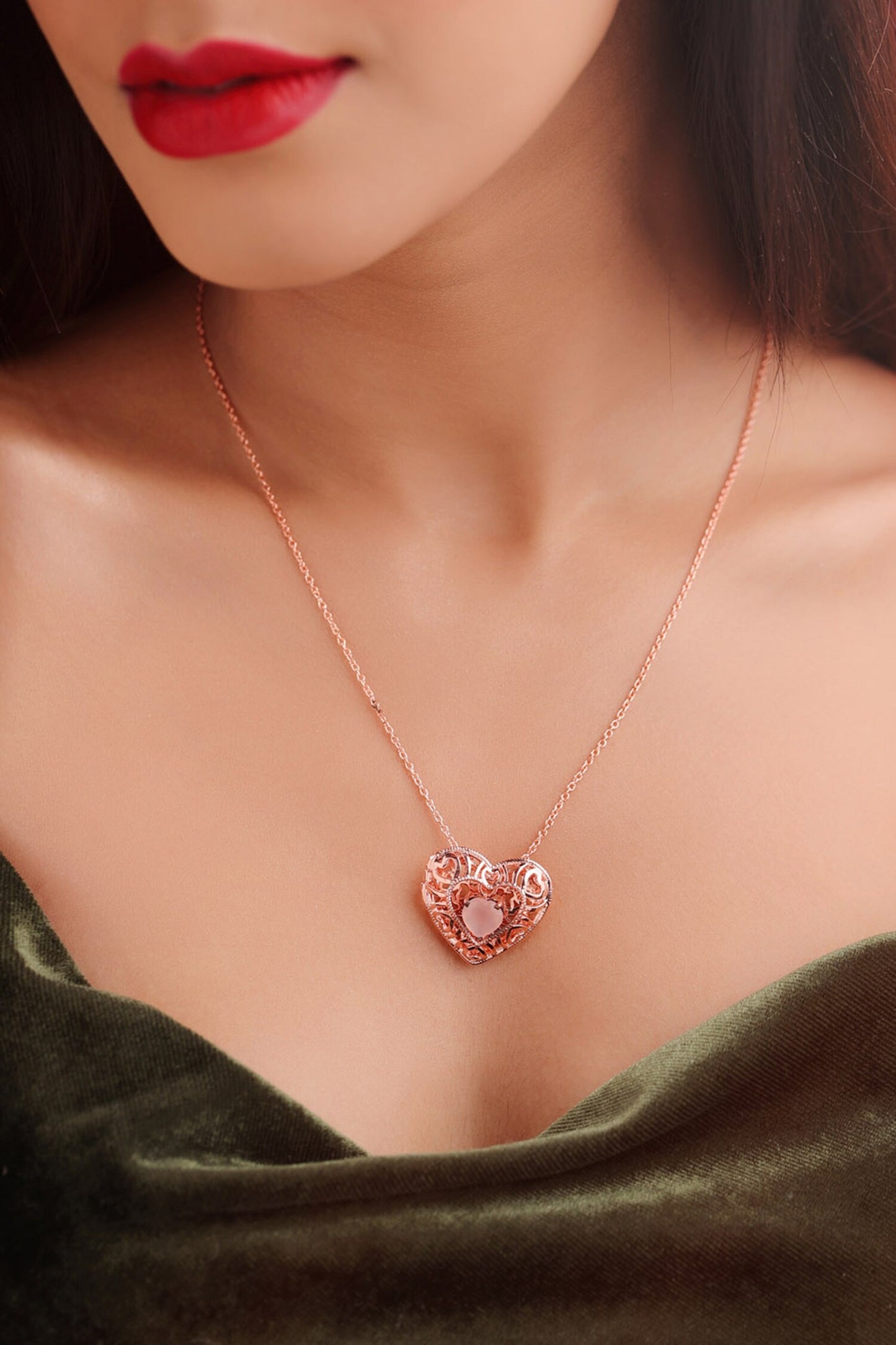 Heart Shaped Pendant Necklace 