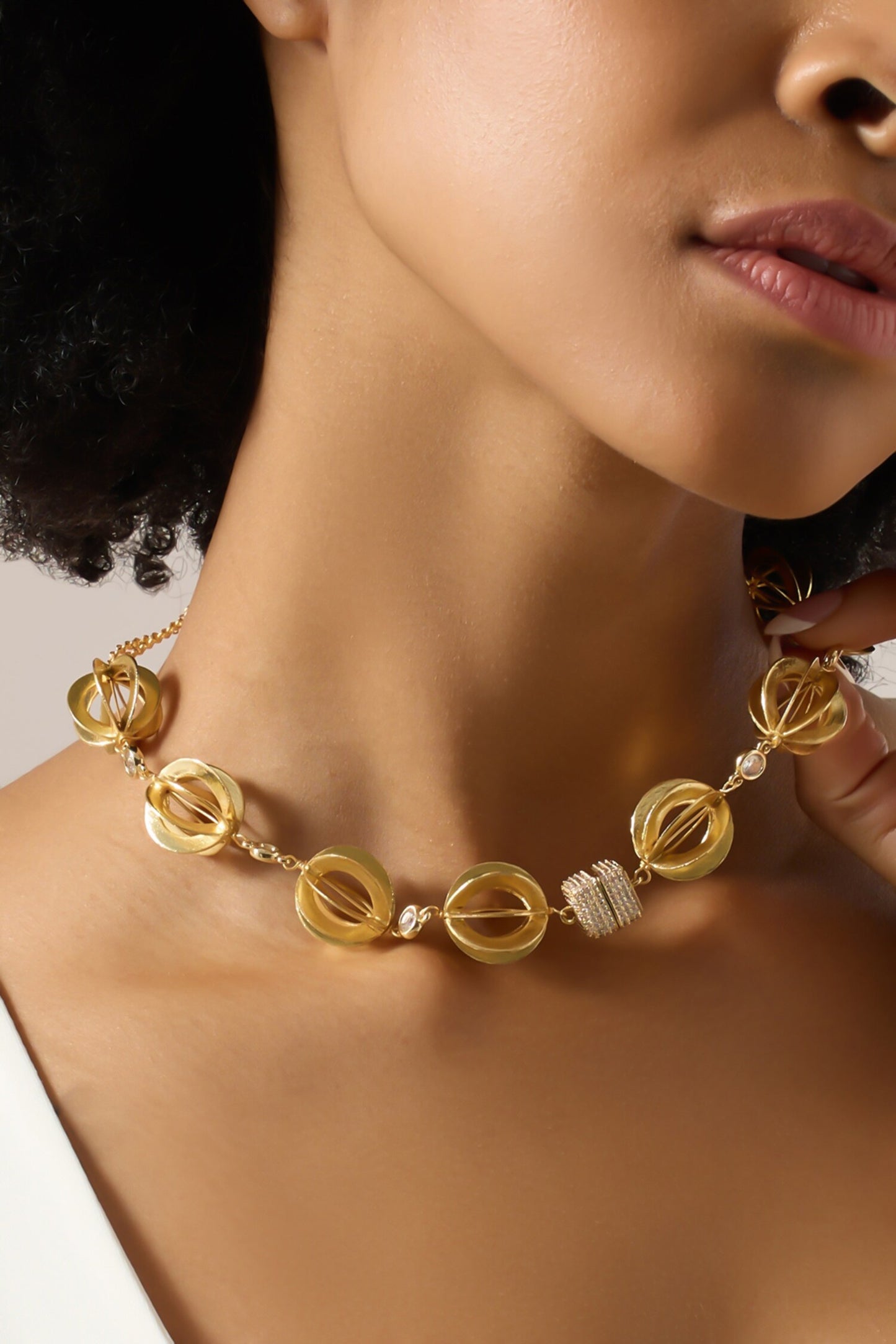 Meloura Gold Choker Necklace 