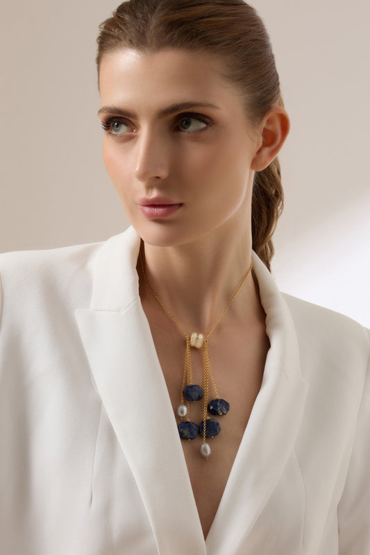 Avenari Pendant Necklace 
