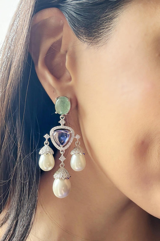 Isadora Pearl Danglers 