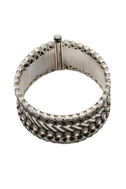 Timeless Silver Kundan Bangle 