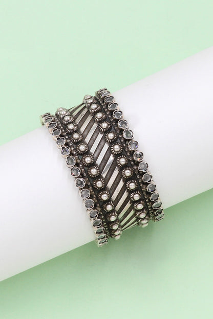 Timeless Silver Kundan Bangle 