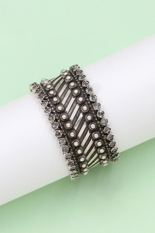 Timeless Silver Kundan Bangle 