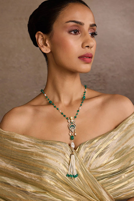 Emerald Green Carved Stone Silver Pendant Necklace 