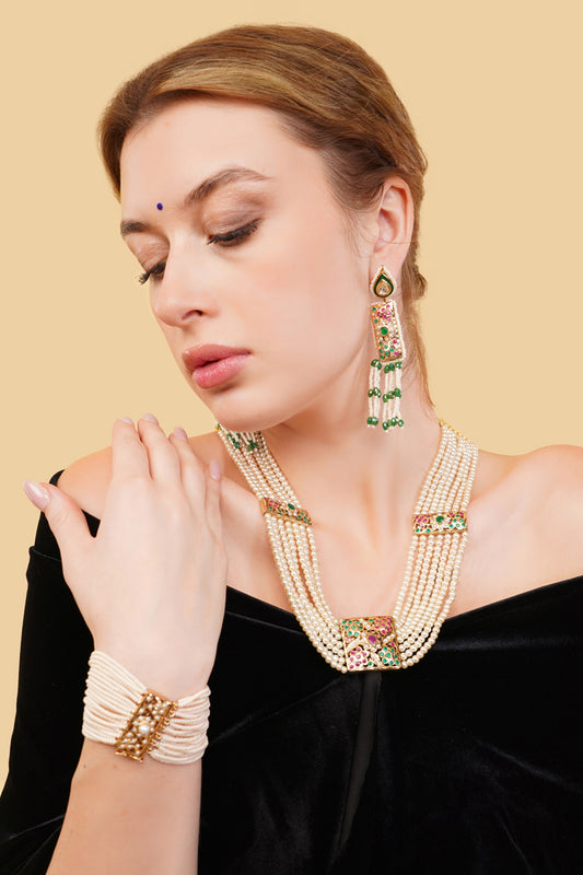 Falak Drop Earrings 