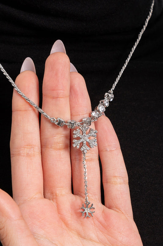 Petalia Silver Pendant Necklace 