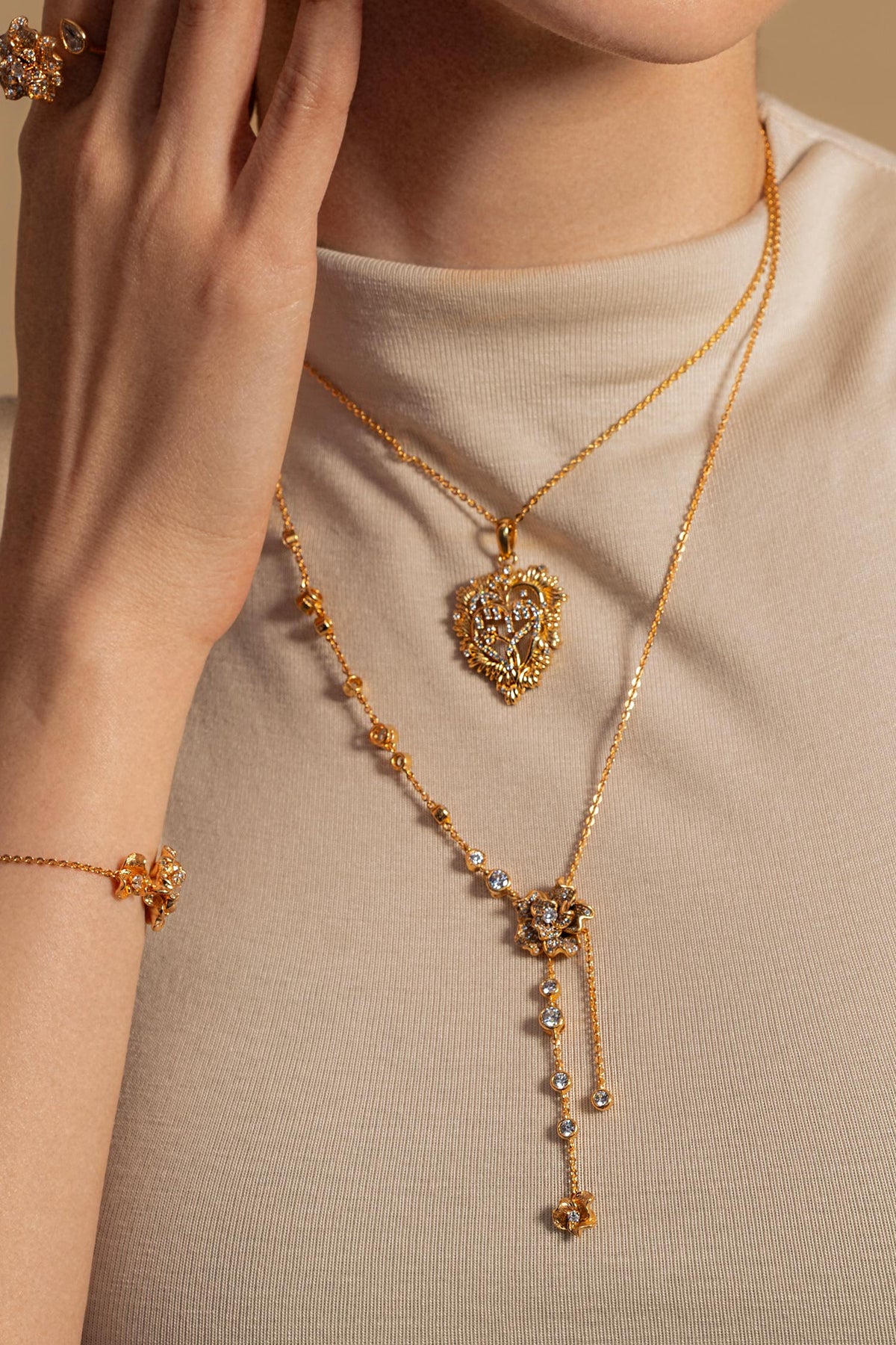 Rose Glow Pendant Necklace 