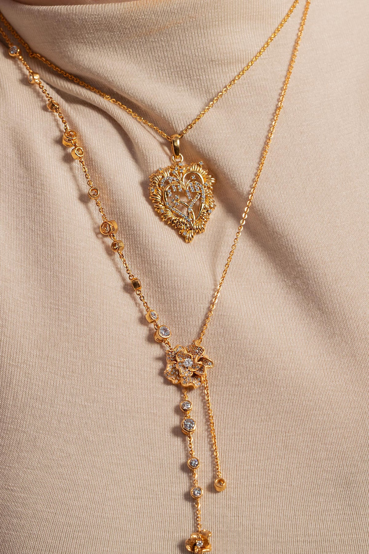 Rose Glow Pendant Necklace 