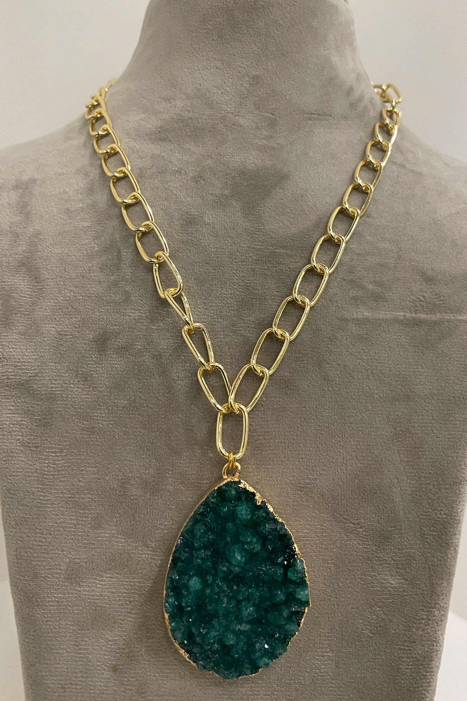 Green Pendant Necklace 
