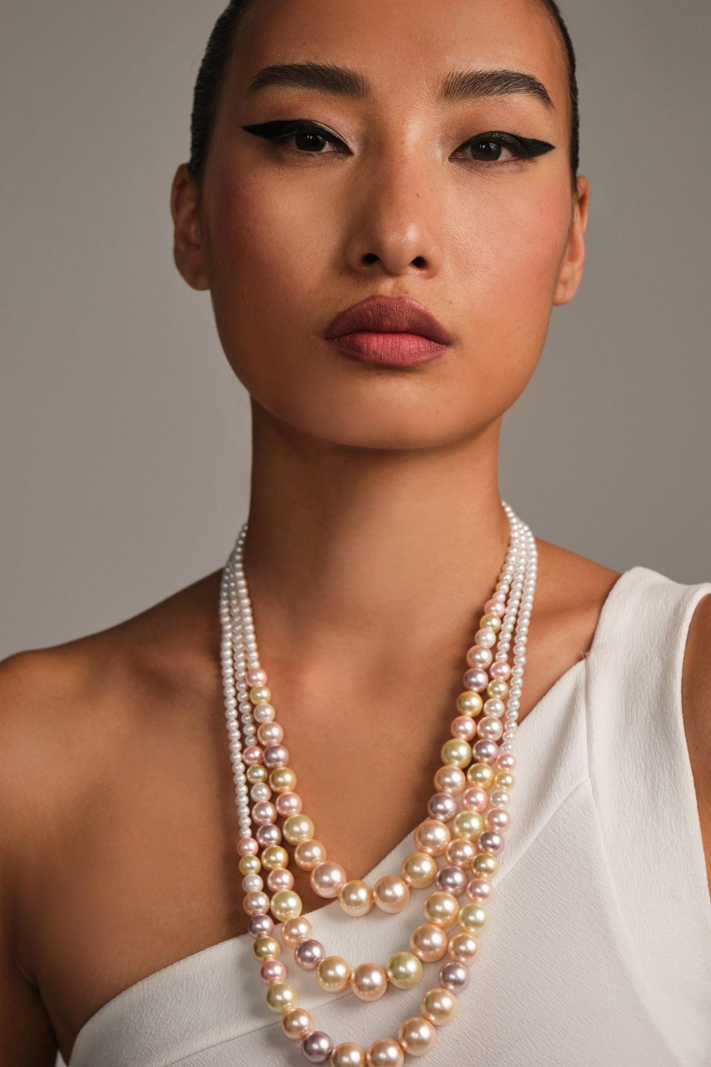 Multicoloured Layered Pearl Necklace 