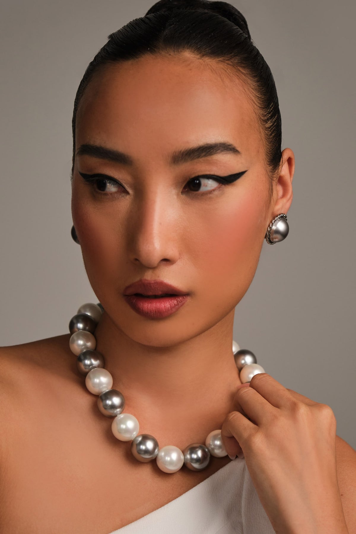 Emily Multicoloured Pearl Necklace 