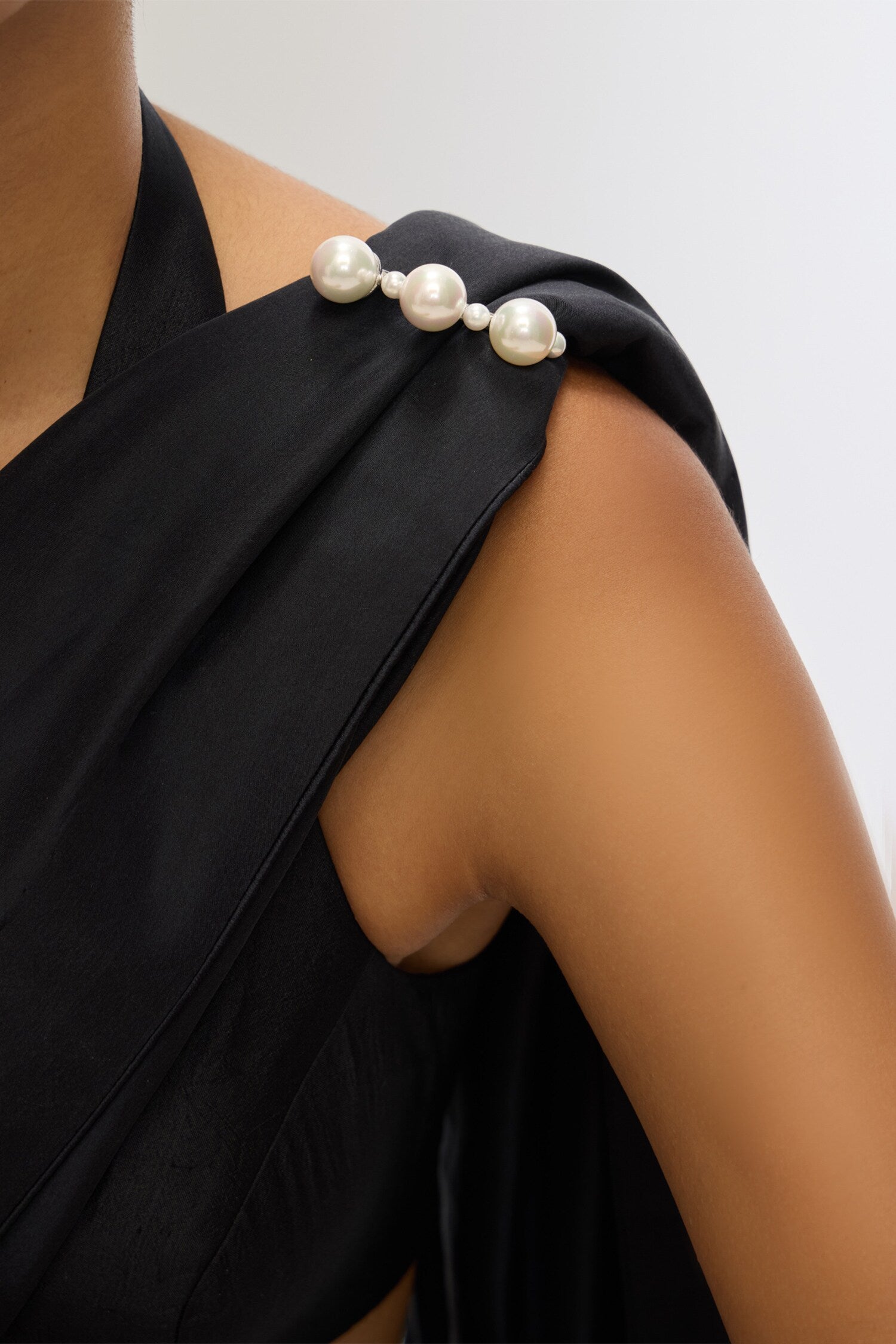 Empress Pearl Pallu Holder 